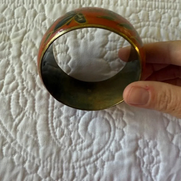 vintage metal enamel flower bangle bracelet - Picture 4 of 8